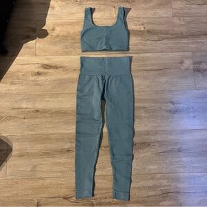 Set active women’s sculptflex workout set